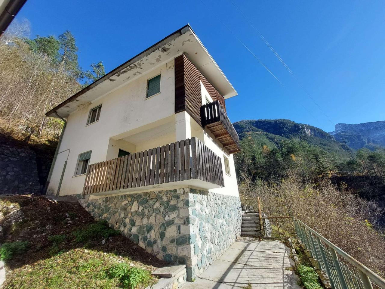 Villa bifamiliare in vendita a Val di Zoldo