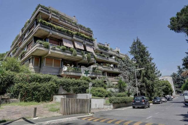 Shared office in Via dei Colli della Farnesina, Roma - Photo 1