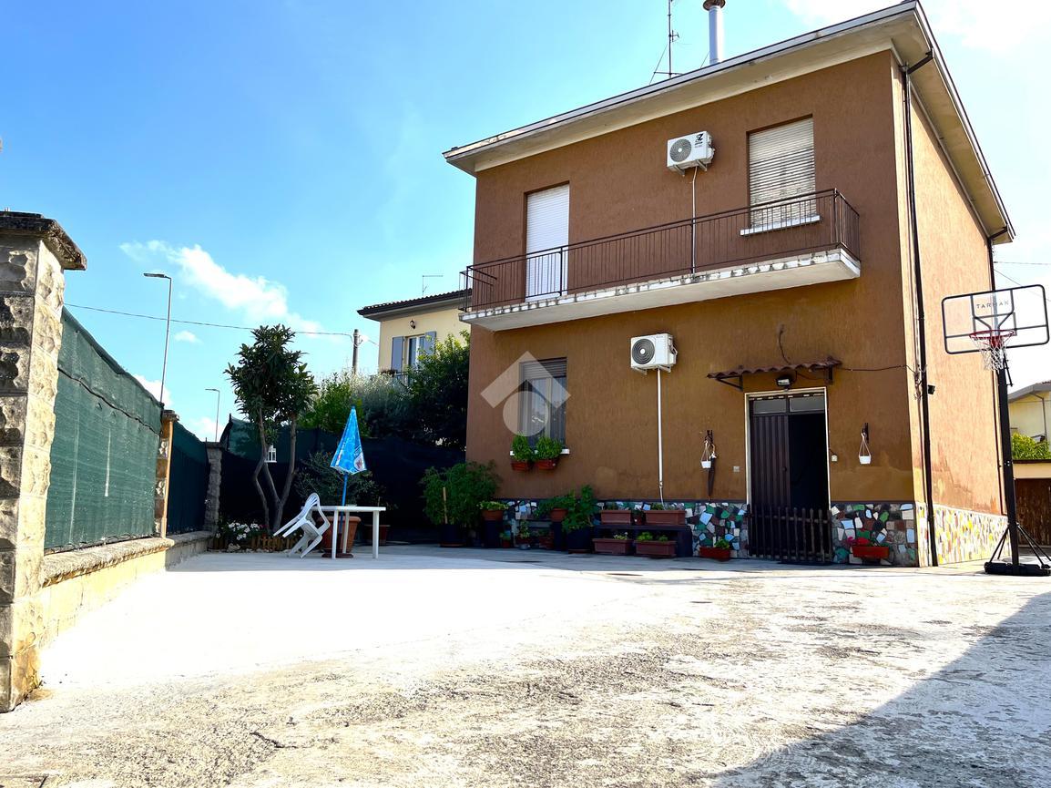 Casa indipendente in vendita a Parma