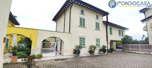 Mansion in {3}, Via Martiri di S Anna - Photo 1