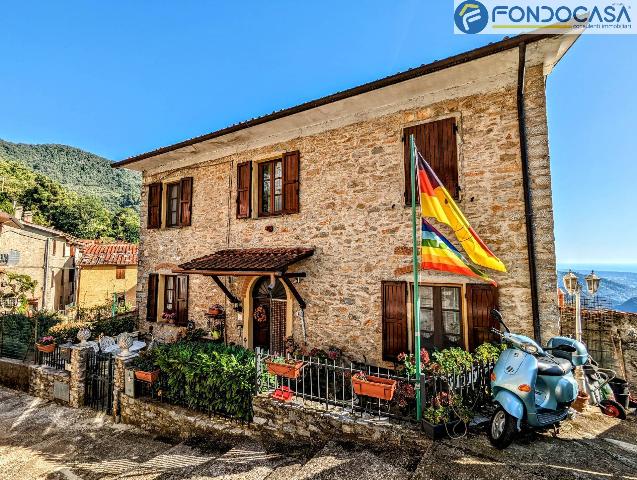 Casa indipendente in Via Divisione Giulia, Seravezza - Foto 1