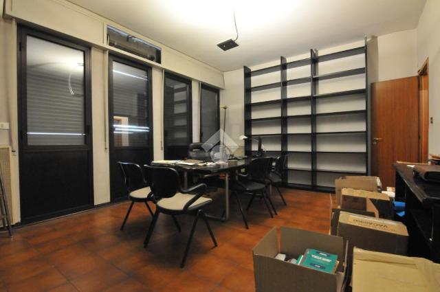 Office in {3}, Via Cesare Boldrini 8 - Photo 1