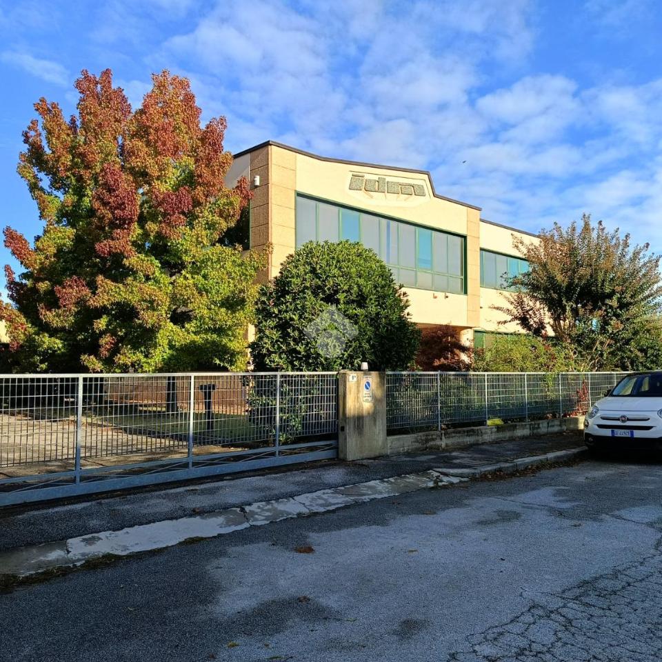 Capannone in Via Virgilio 8, Forli', {3} - Foto 1