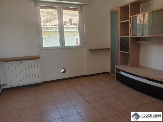 2-room flat in Via Roma, Meda - Photo 1