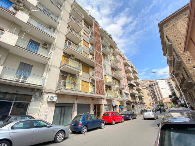 3-room flat in Via Filippo Parlatore 72, Palermo - Photo 1