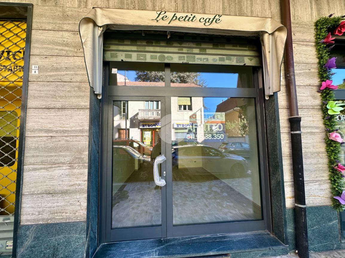 Negozio in V Cavalieri di Vittorio Veneto 11, Rivoli, {3} - Foto 1