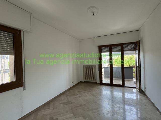 4-room flat in {3}, Viale Viareggio - Photo 1