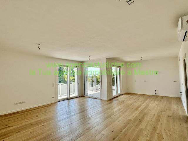 main gallery real estate image