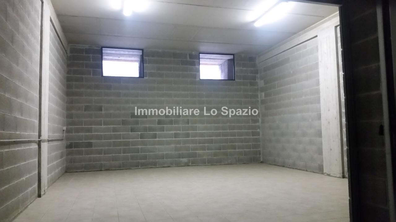 Parcheggio chiuso in Via Marco Polo, Andora, {3} - Foto 1