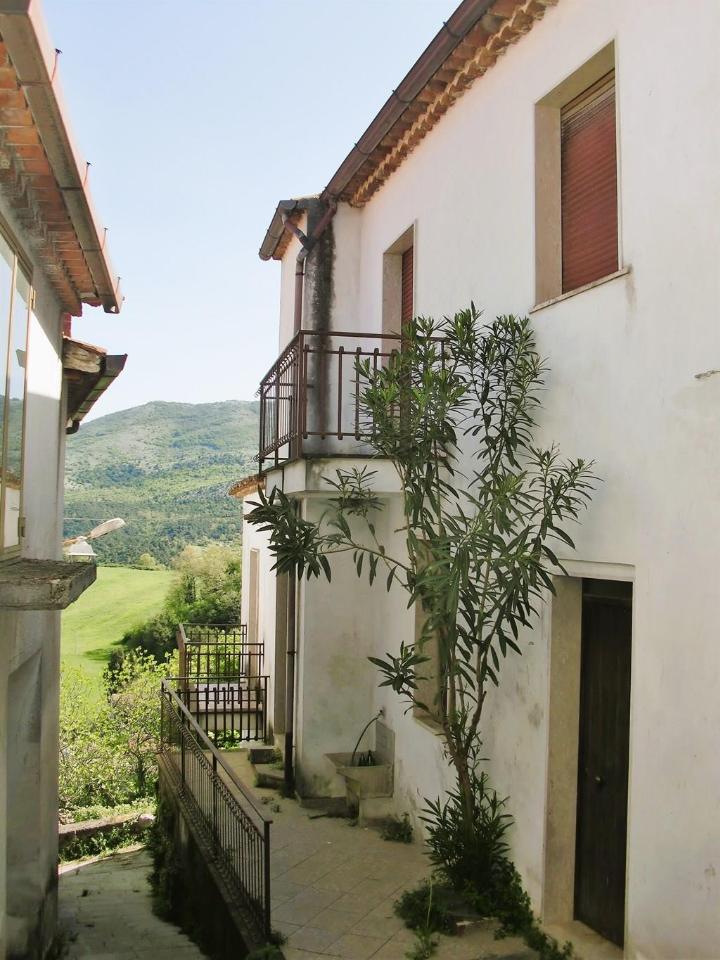 Porzione di casa in vendita a Caselle In Pittari