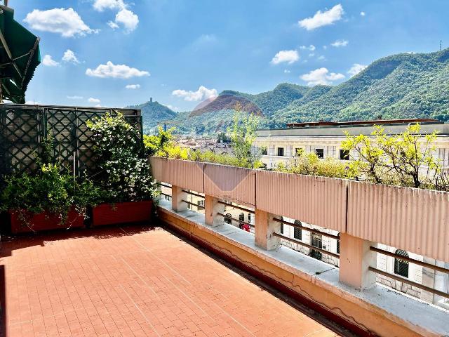 4-room flat, Como - Photo 1