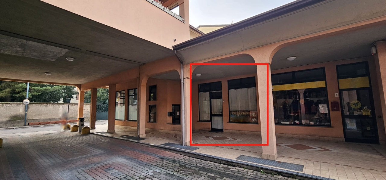 Negozio in Via Vittorio Veneto, Brugherio, {3} - Foto 2