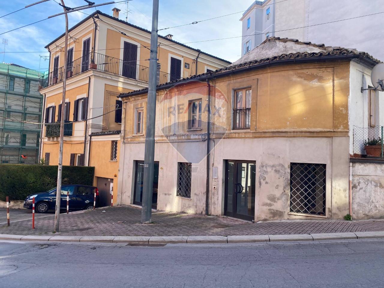 Negozio in Via Madonna degli Angeli 82, Chieti, {3} - Foto 1