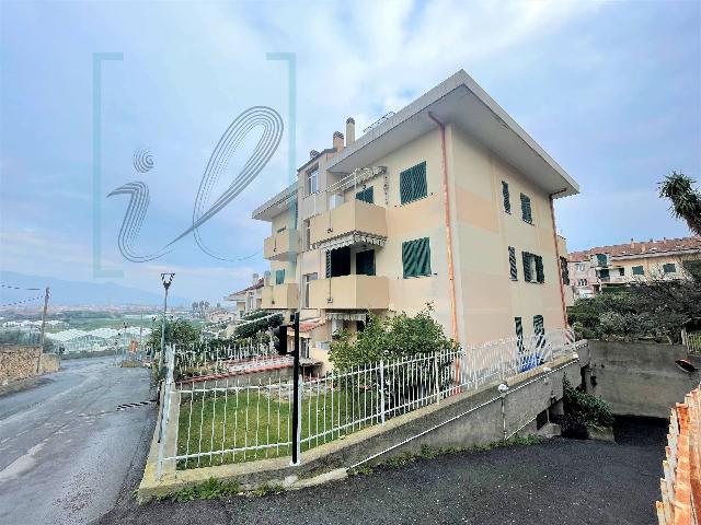 2-room flat in Via Rusineo 12, Albenga - Photo 1