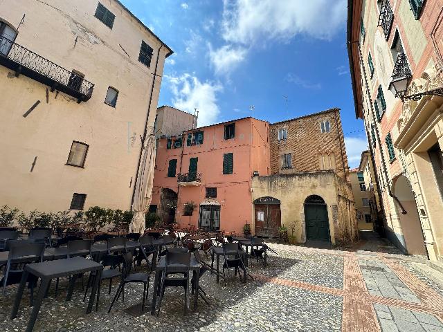 Trilocale in Piazza Rossi, Albenga - Foto 1