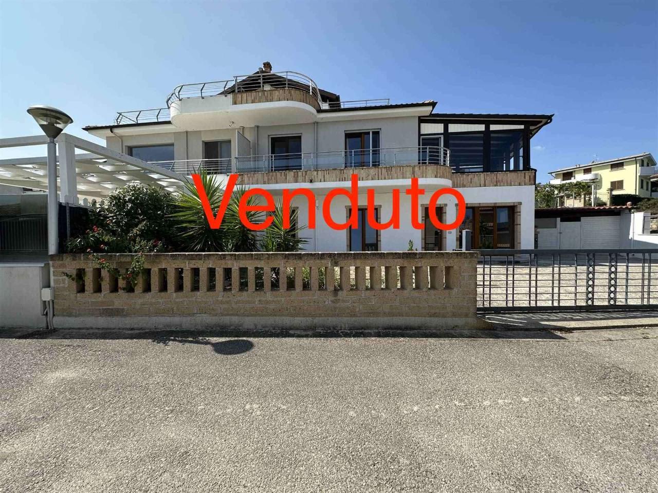 Villa bifamiliare in vendita a Vasto