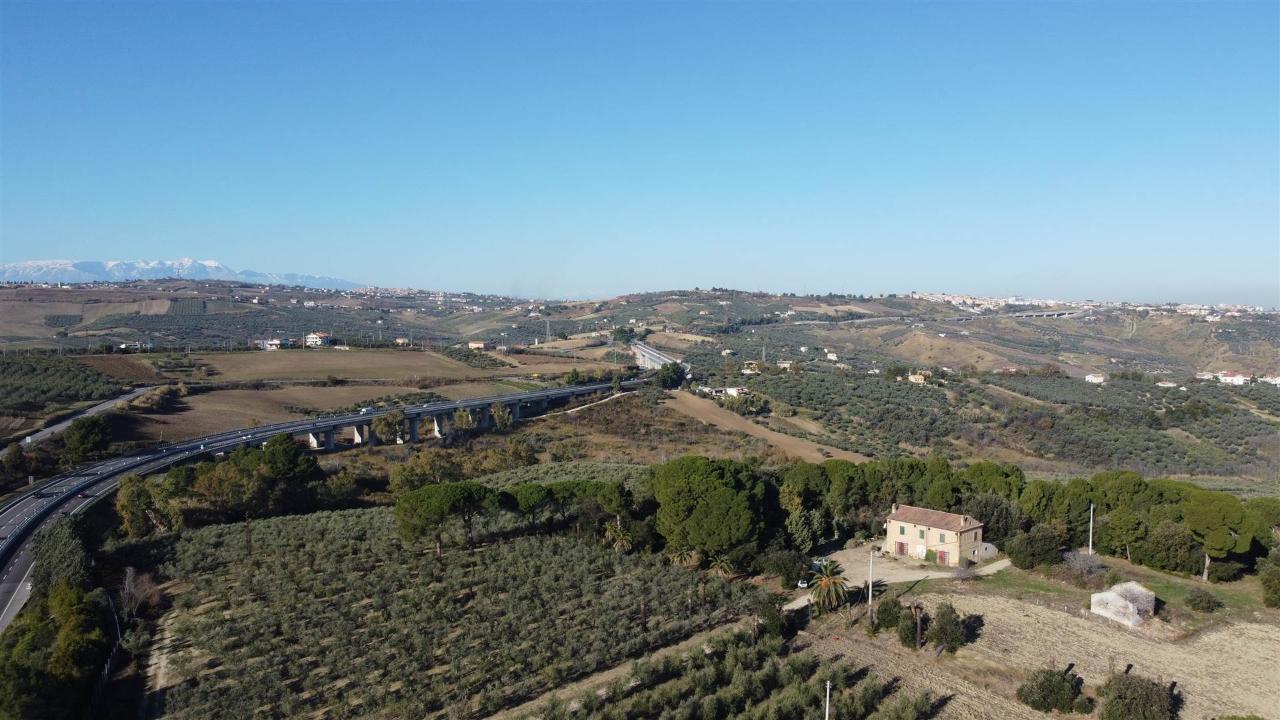 Azienda agricola in Via Selvotta, Vasto, {3} - Foto 2