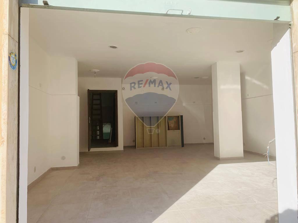 Negozio in Via Luigi Spagna 113, Siracusa - Foto 1