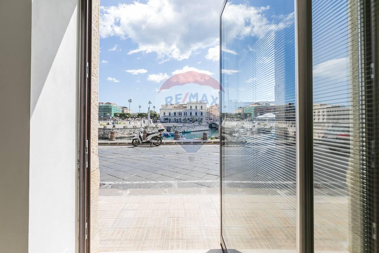 Negozio in Riva della Darsena 5, Siracusa - Foto 1