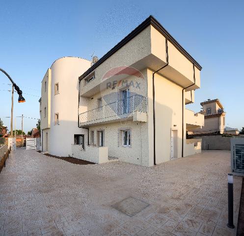 Villa in Via Fratelli Vivaldi 2/a, Siracusa - Foto 1