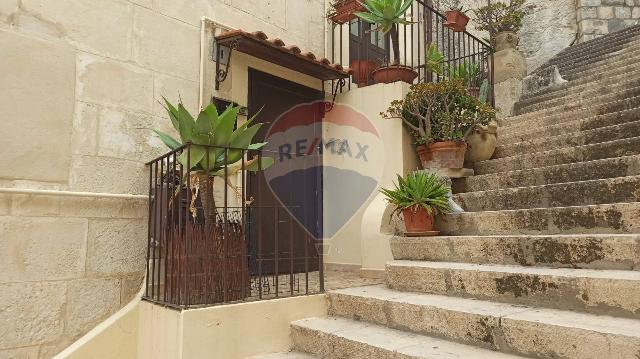 Detached house in Carlo Papa 86, Modica - Photo 1