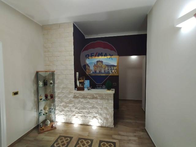 Apartament in {3}, Viale Teocrito 71 - Photo 1