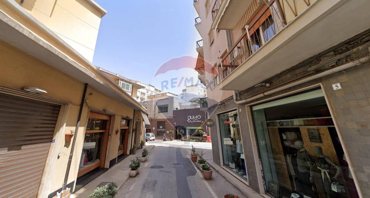 Esercizio commerciale in Via del Colle Temenite 10-12, Siracusa, {3} - Foto 1