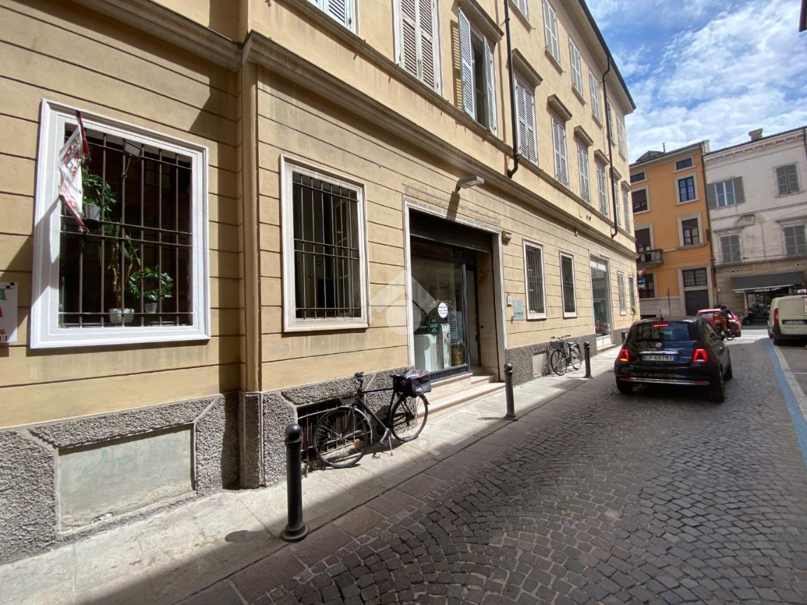 Negozio in Str. Petrarca 18, Parma, {3} - Foto 2