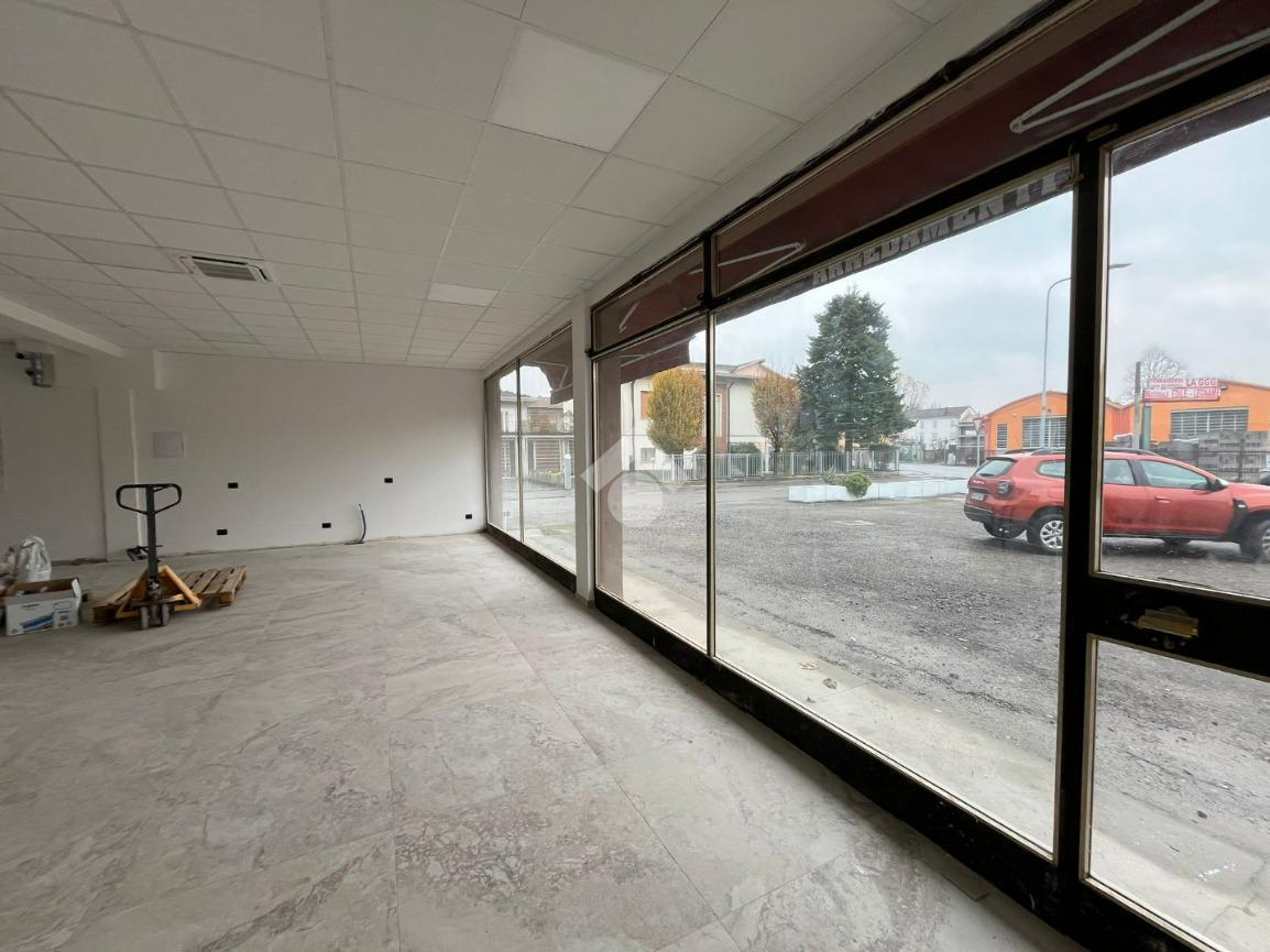 Negozio in Viale Don Minzoni 45, Sissa Trecasali, {3} - Foto 2