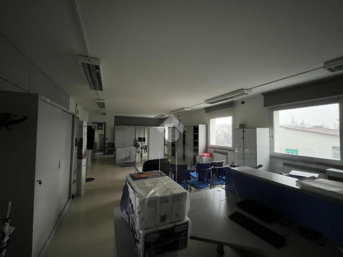 Ufficio in Piazzale Pablo 43759, Parma, {3} - Foto 2