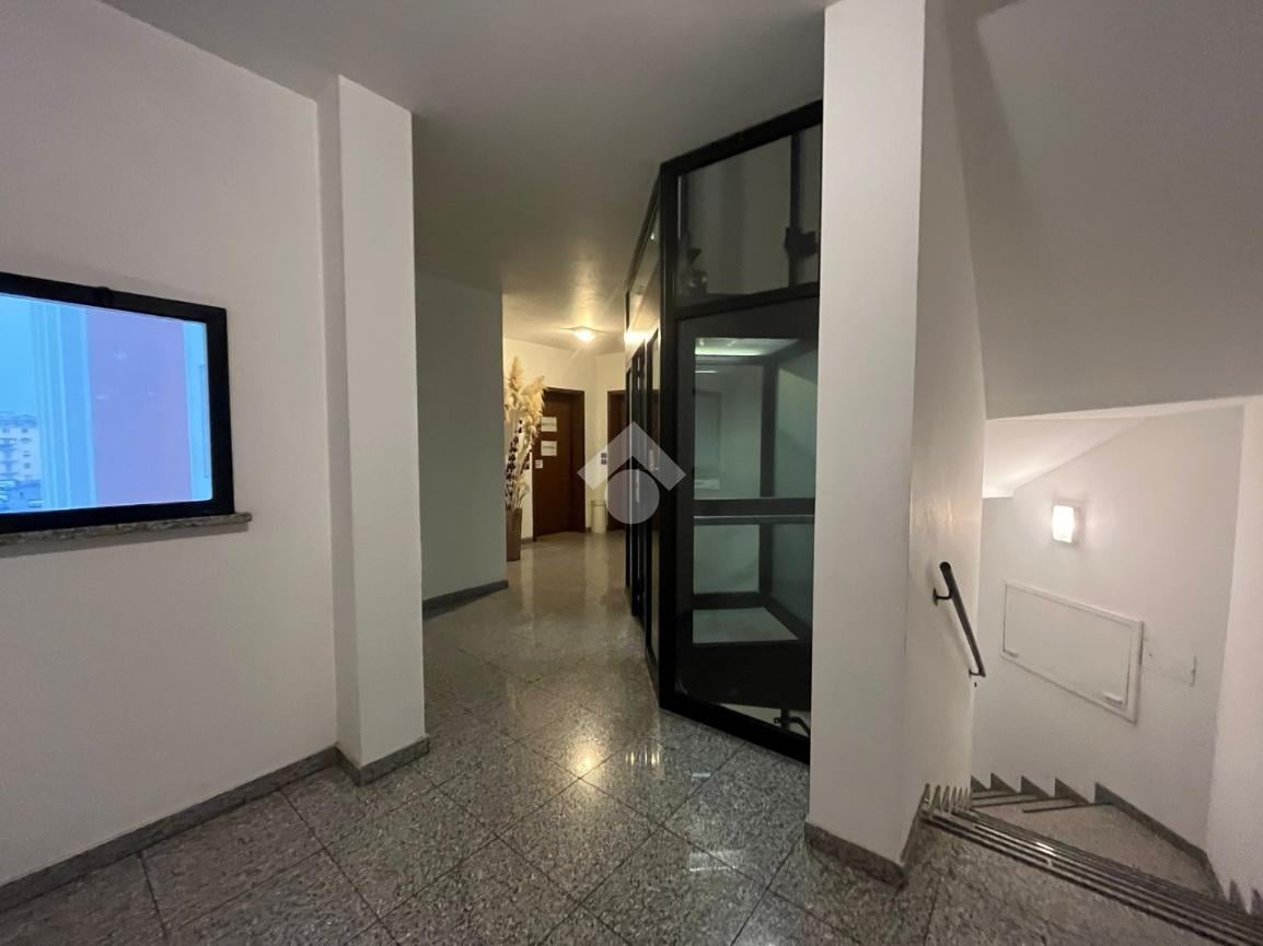 Ufficio in Piazzale Pablo 43759, Parma, {3} - Foto 1