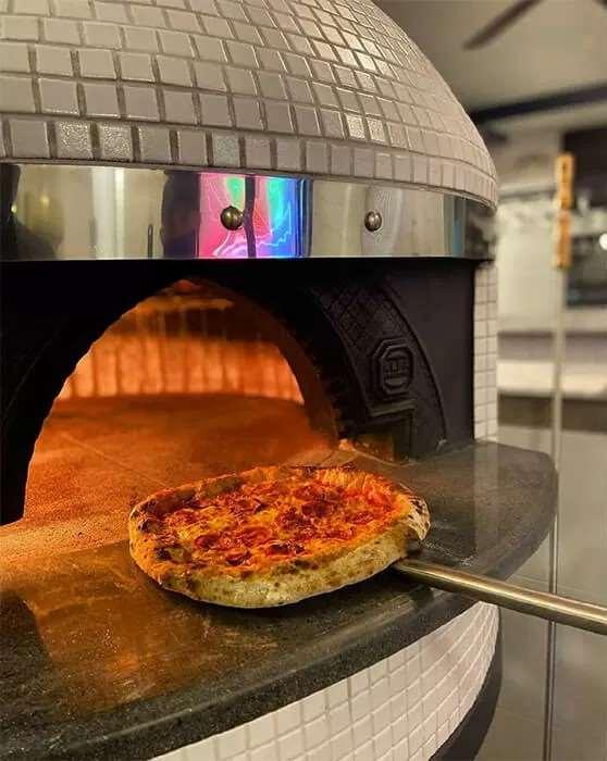 Pizza al taglio in vendita a Lomazzo