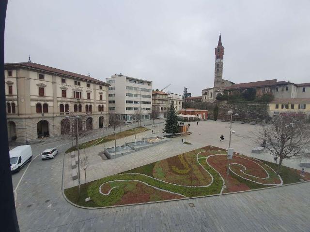 Negozio in Via Matteotti, Cantù - Foto 1