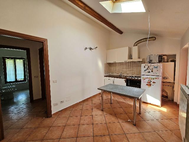 2-room flat in Via Statale dei Giovi , Cermenate - Photo 1