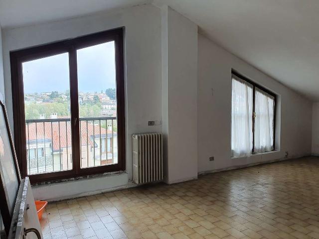 Penthouse in Via Bersagliere, Cantù - Foto 1