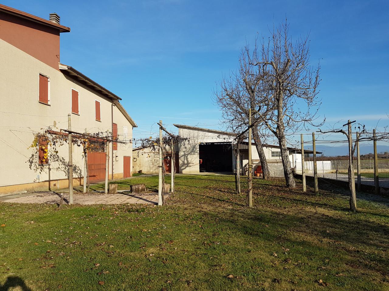 Casa indipendente in vendita a Volpago Del Montello