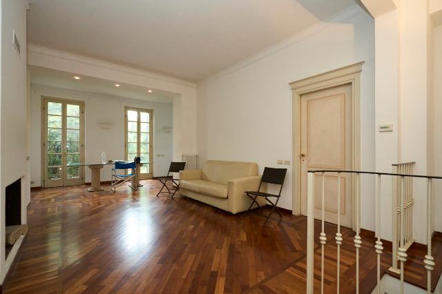 4-room flat in Viale Cesare Battisti 41, Monza - Photo 1