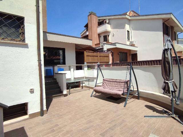 Terraced house in Via Yvon De Begnac, Ladispoli - Photo 1