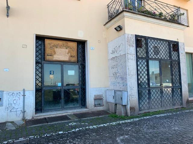 Geschäft in Piazza Mazzini, Frascati - Foto 1