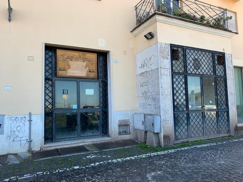 Negozio in affitto a Frascati