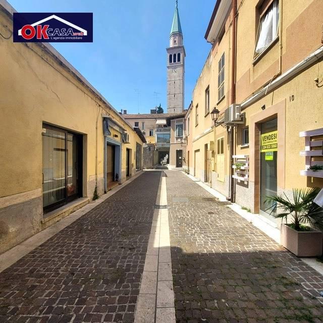 Esercizio commerciale in , Monfalcone, {3} - Foto 1