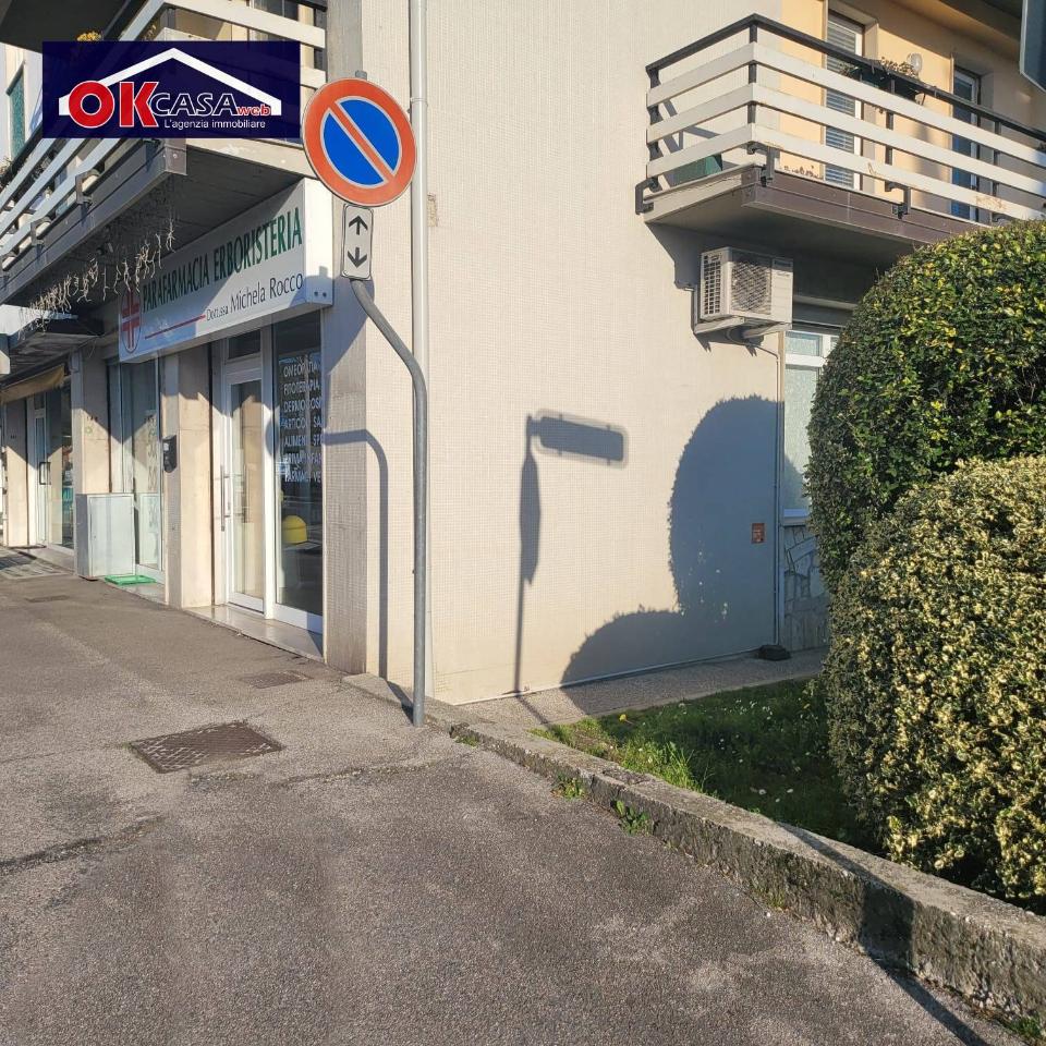 Esercizio commerciale in Viale Trieste, Gradisca D'Isonzo, {3} - Foto 1