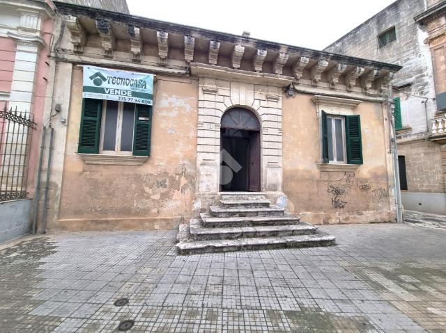 Casa indipendente in P.Za Vittorio Emanuele II 2, Manduria - Foto 1