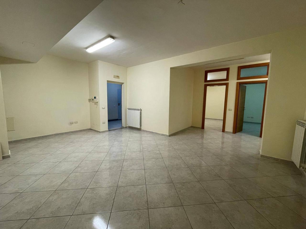 Magazzino in Via P.Musone 2, Casapulla, {3} - Foto 1