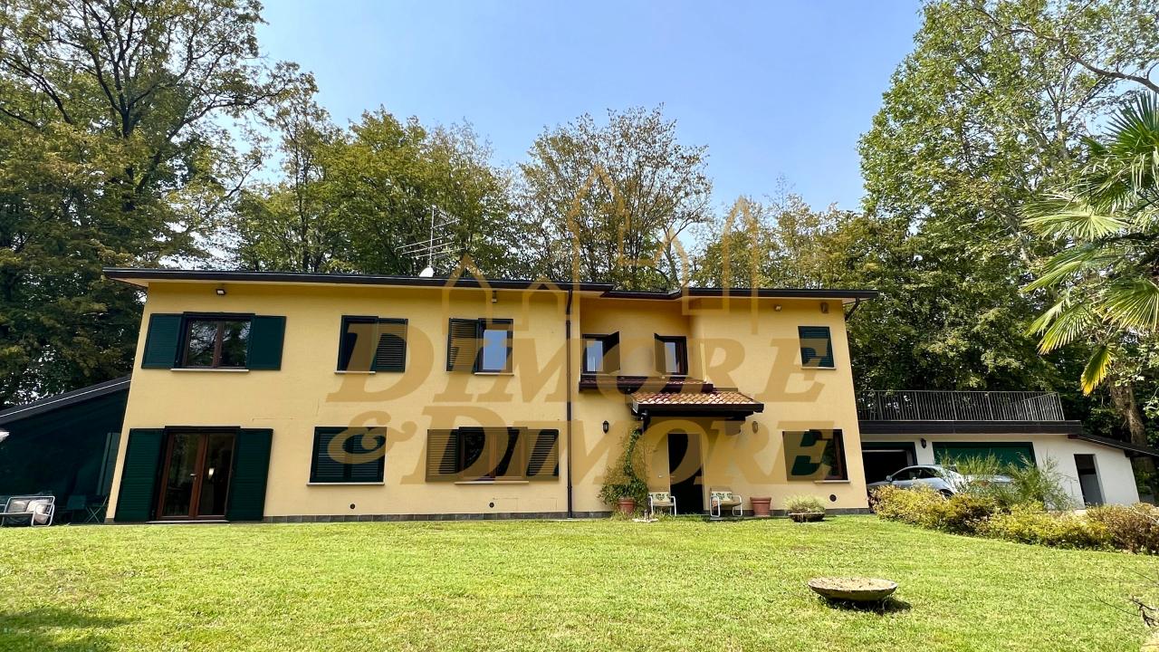 Villa in vendita a Daverio