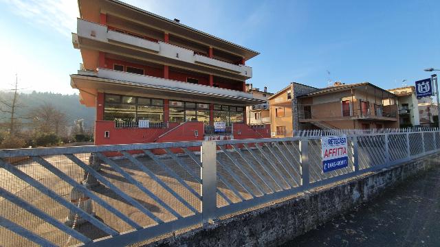 Palazzina commerciale, Cornedo Vicentino - Foto 1