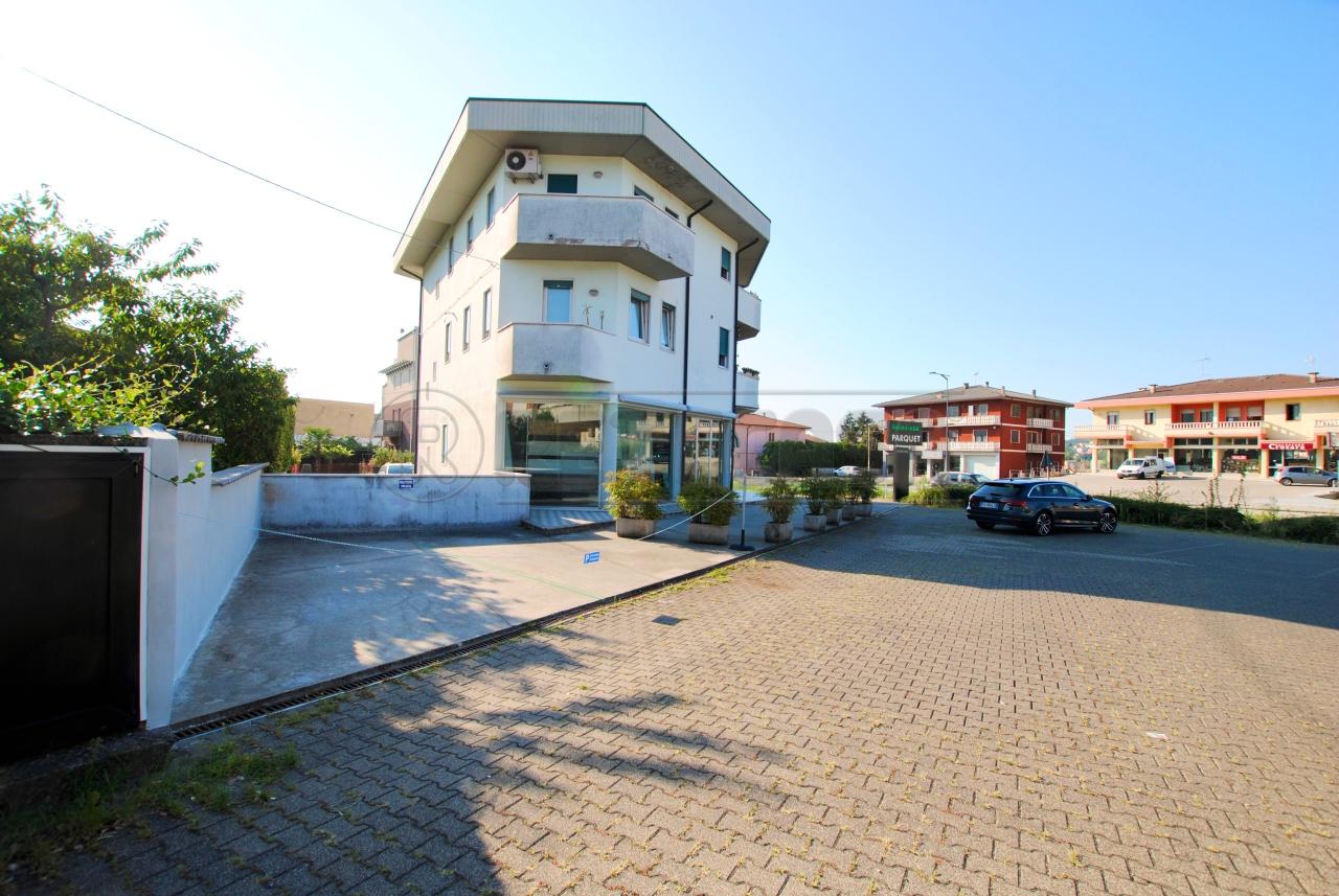 Parcheggio in Via Monte Verlaldo 85, Cornedo Vicentino, {3} - Foto 2
