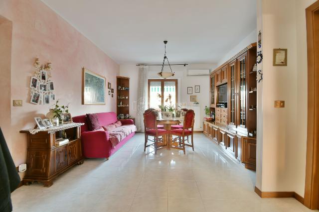 3-room flat in Via Giacomo Leopardi, Villa San Giuseppe 26, Colli del Tronto - Photo 1