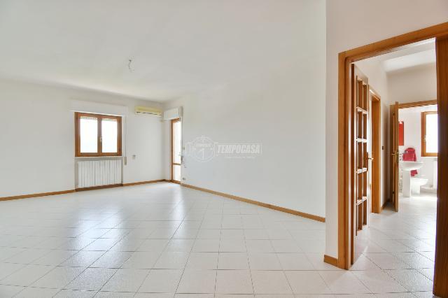 Vierzimmerwohnung in Via Don Pietro Calcagni 2, Folignano - Foto 1