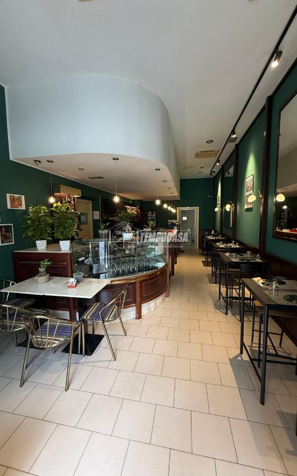 Negozio in Via Dino Angelini 34, Ascoli Piceno, {3} - Foto 1